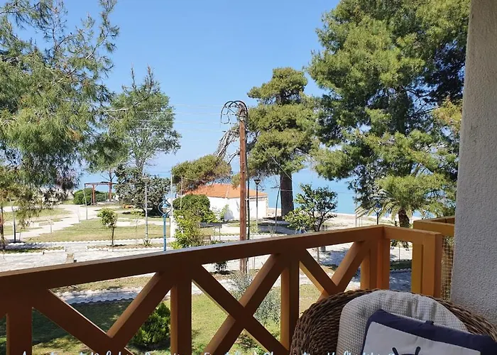 Dolphin Sea View And First Line Apartment Chaniotis